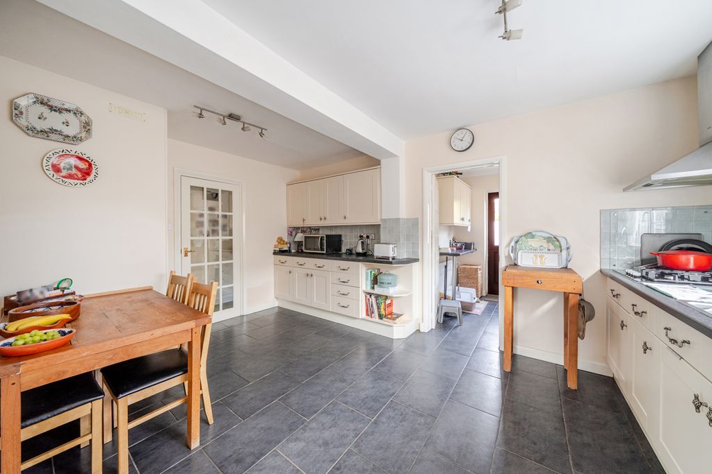 Property photo 3 of 16 Kitchen