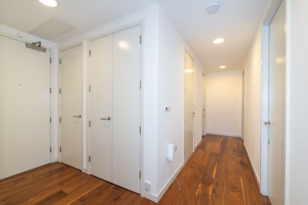 Property photo 2 of 27