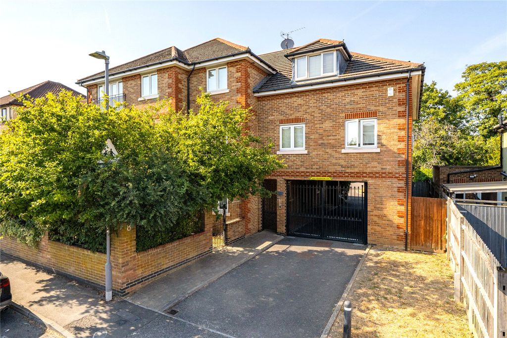 Property photo 1 of 16 Picture No. 01