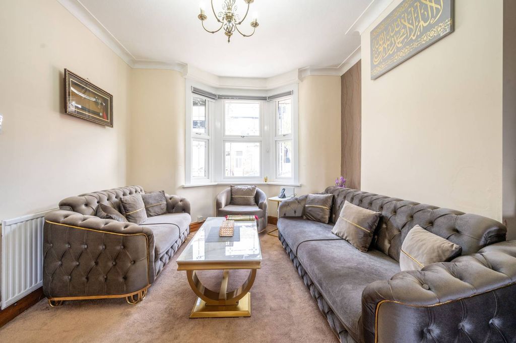 Property photo 3 of 19