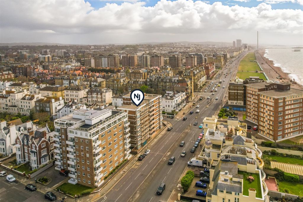 Property photo 1 of 23 F24 Albany Towers -27.Jpg