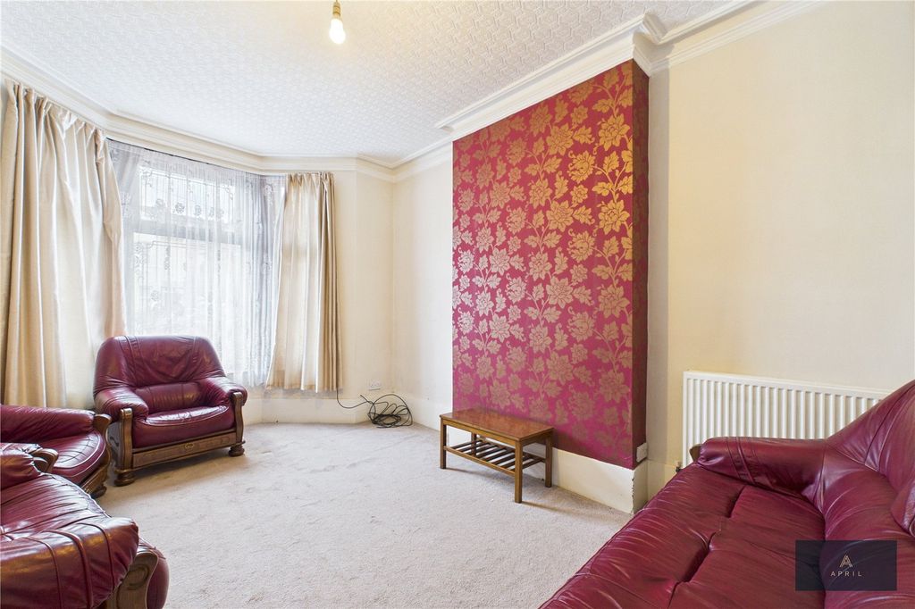 Property photo 2 of 37 Picture No. 49