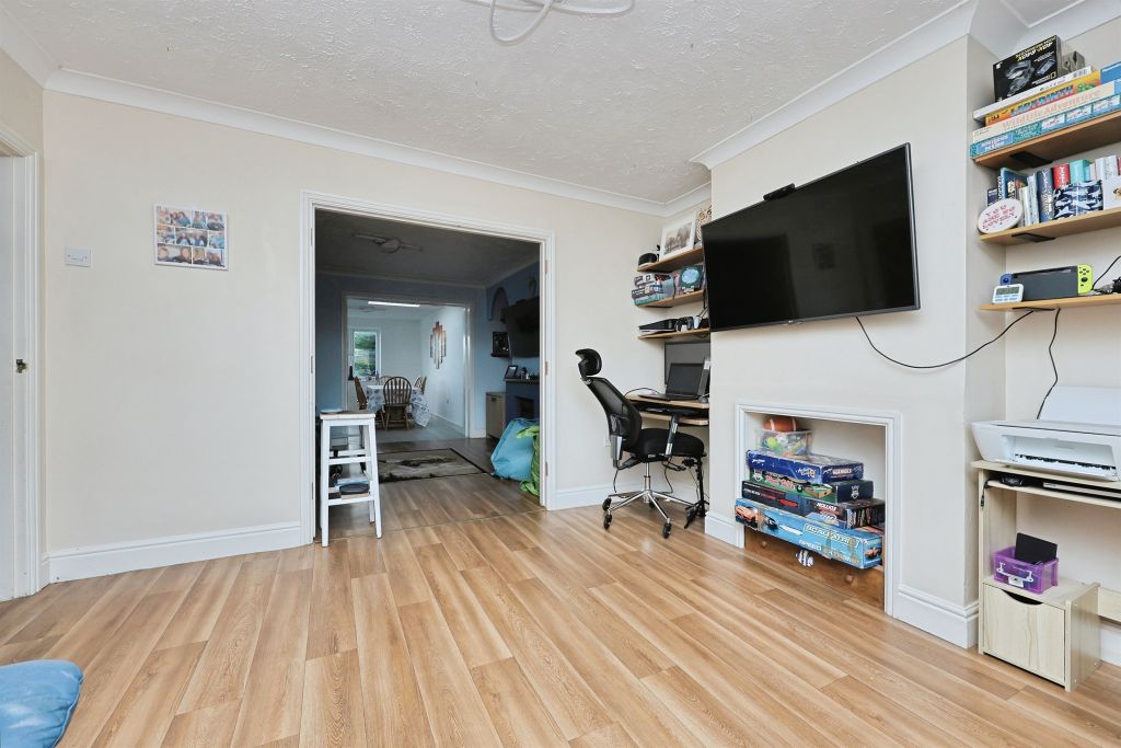 Property photo 3 of 31