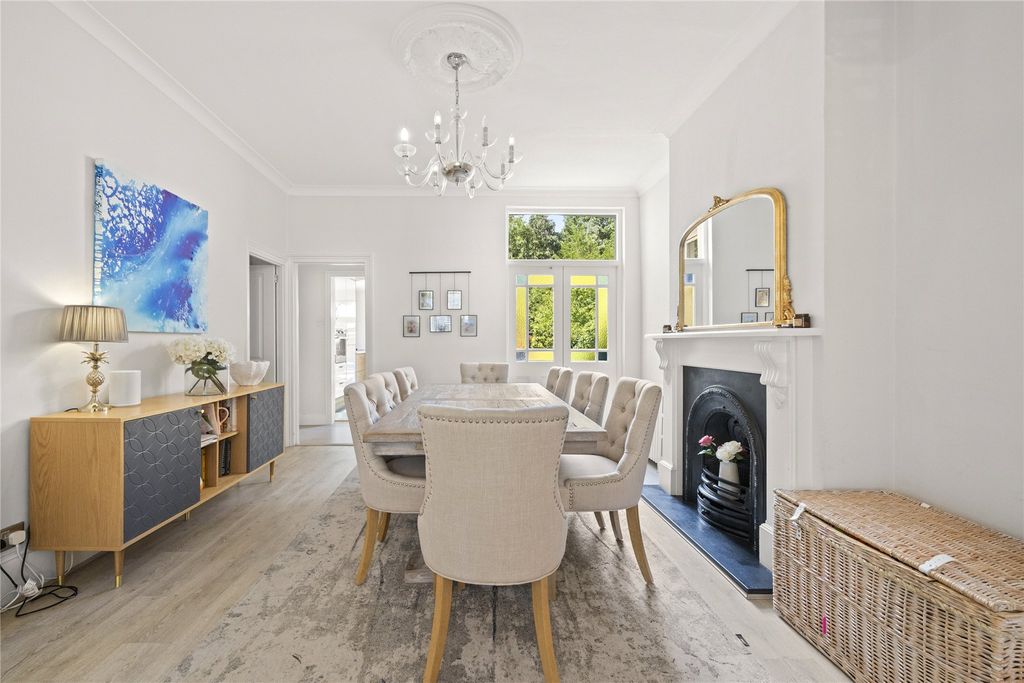 Property photo 3 of 18 Dining