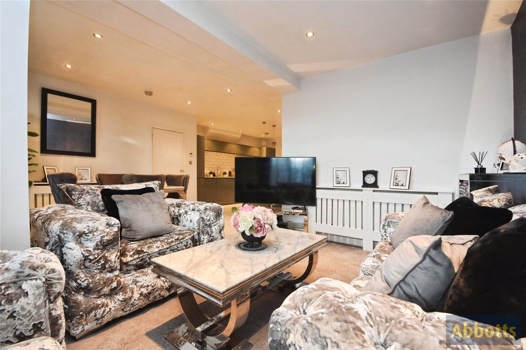 Property photo 2 of 17 Picture No. 20