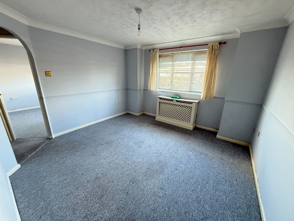 Property photo 3 of 6 4690672