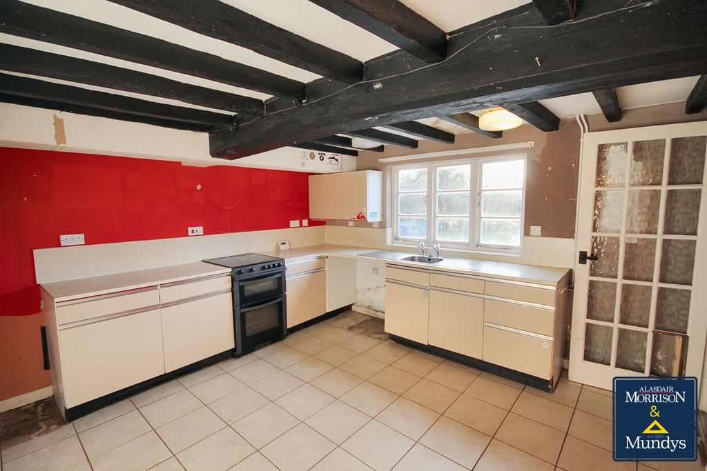 Property photo 2 of 8 Kitchen