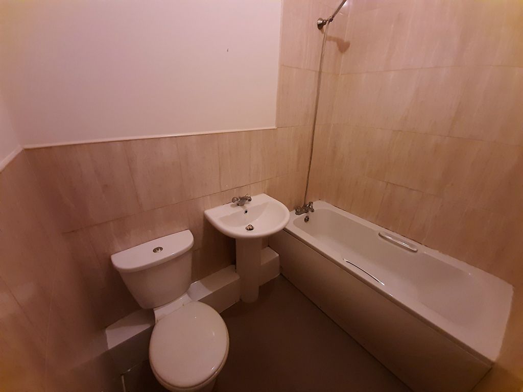 Property photo 3 of 4 Bathroom