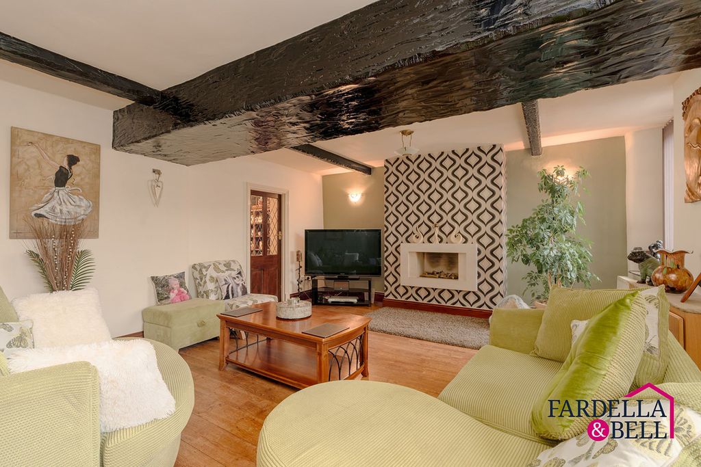 Property photo 2 of 18