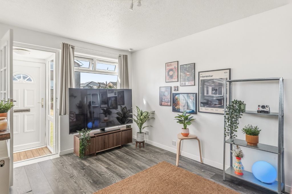 Property photo 2 of 20 5251386