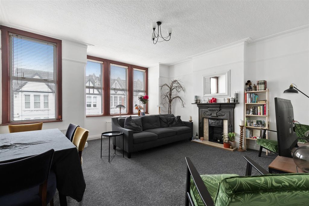 Property photo 2 of 13 Img_9094.Jpg