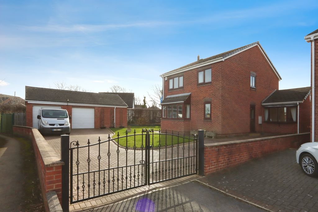 Property photo 2 of 15