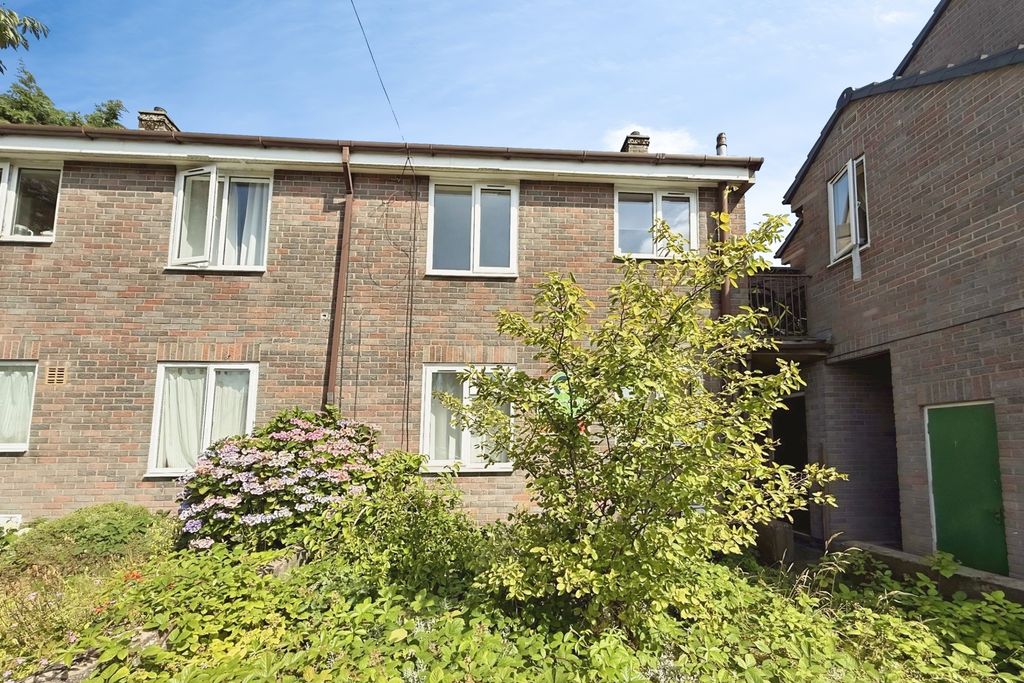 Property photo 1 of 10 External