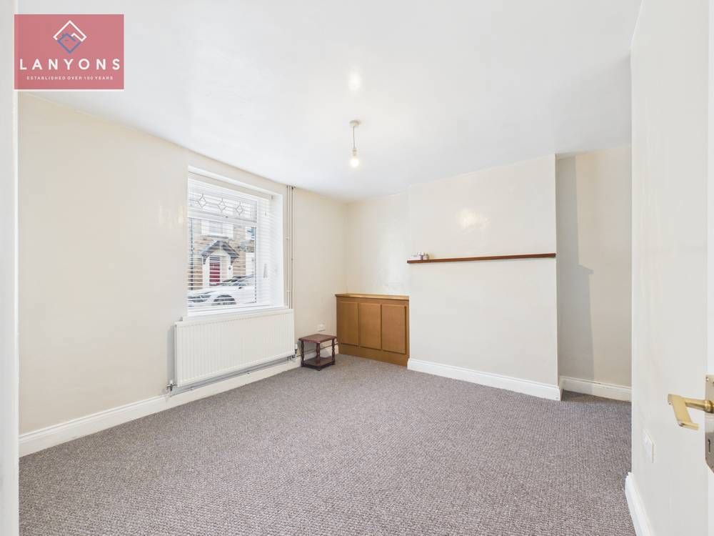 Property photo 3 of 12 Giraffe360-Still004