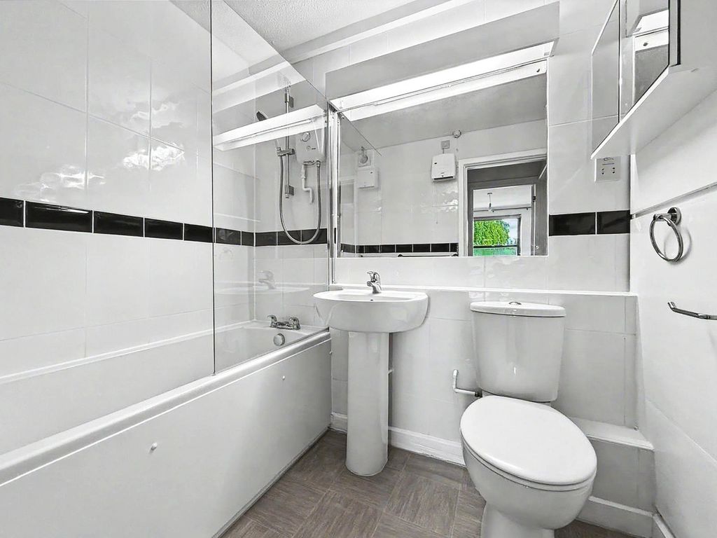 Property photo 3 of 8 Picture No. 02