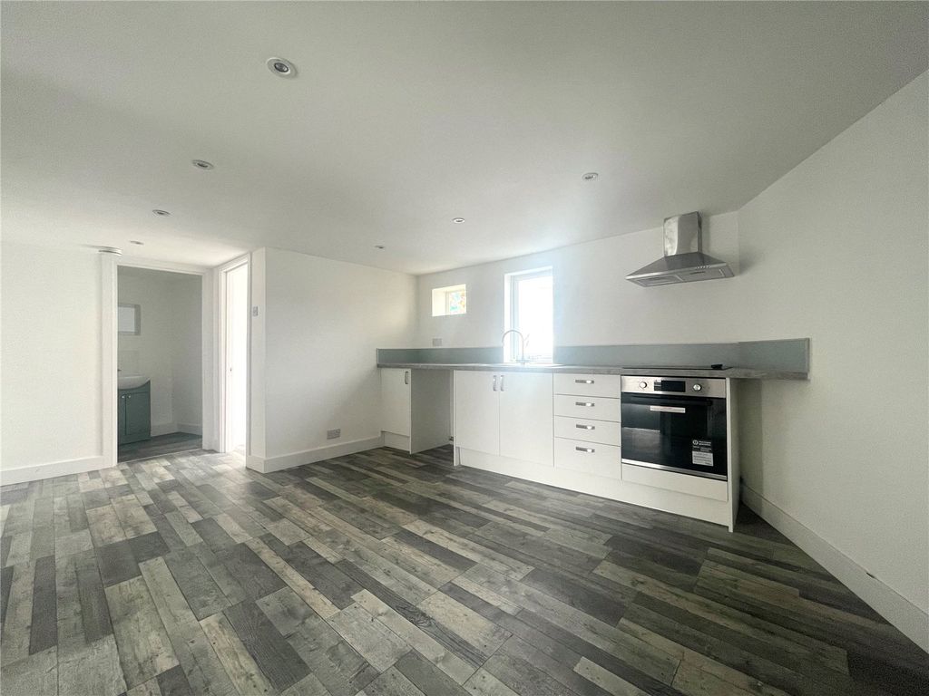 Property photo 2 of 6 Picture No. 06