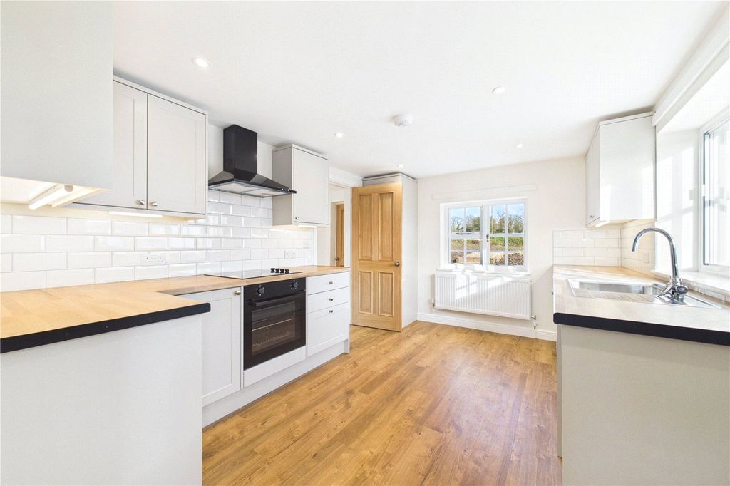 Property photo 3 of 17 Picture No. 01