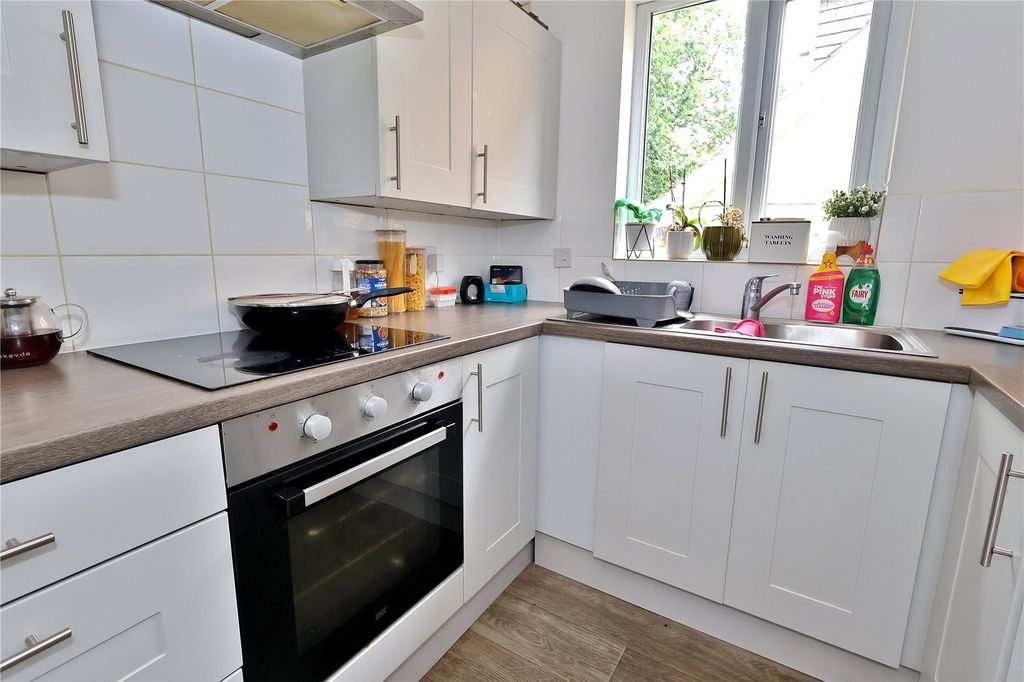 Property photo 3 of 11 Picture No. 12