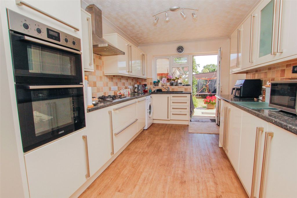 Property photo 3 of 22 Picture No. 13