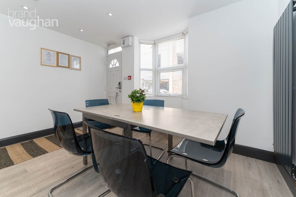 Property photo 3 of 28 Picture No. 11