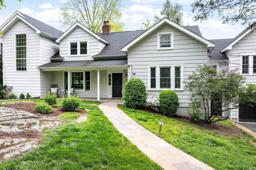 Property photo 1 of 27