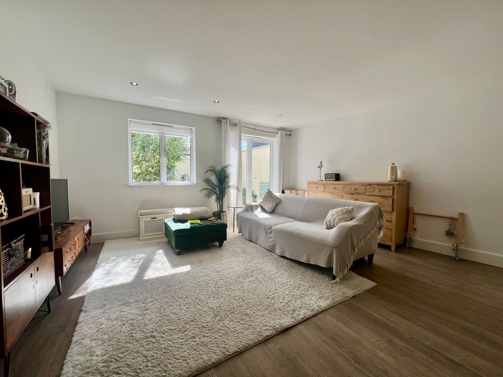Property photo 2 of 10 Img_8972