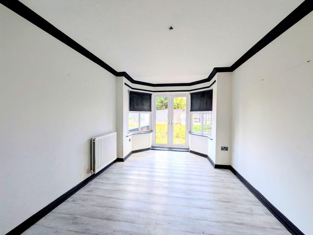 Property photo 2 of 6 1000000756