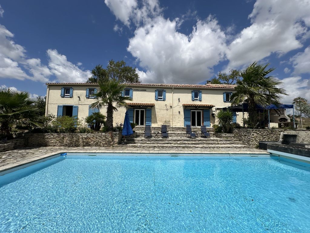 Property photo 2 of 27