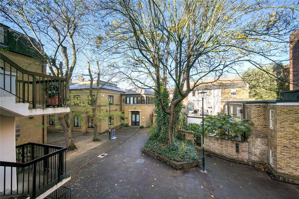 Property photo 2 of 7 Picture No. 12