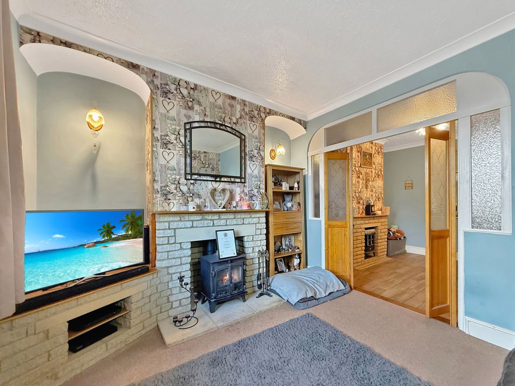 Property photo 2 of 26