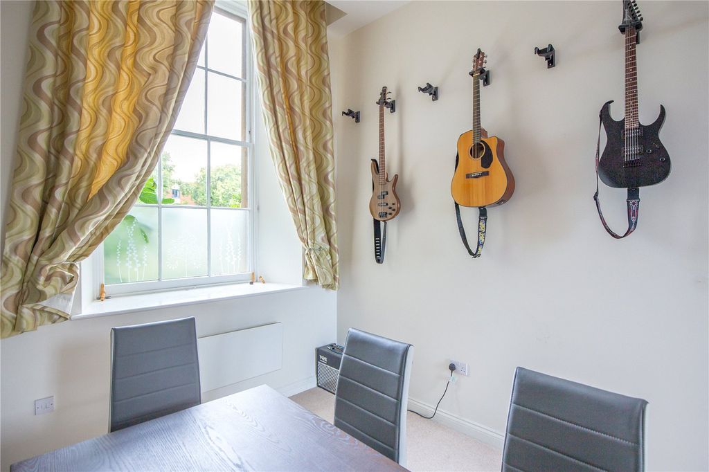 Property photo 3 of 11 Picture No. 10