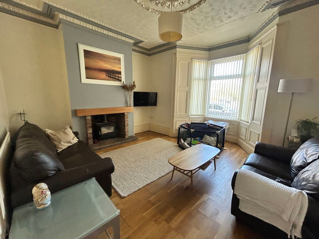 Property photo 2 of 25