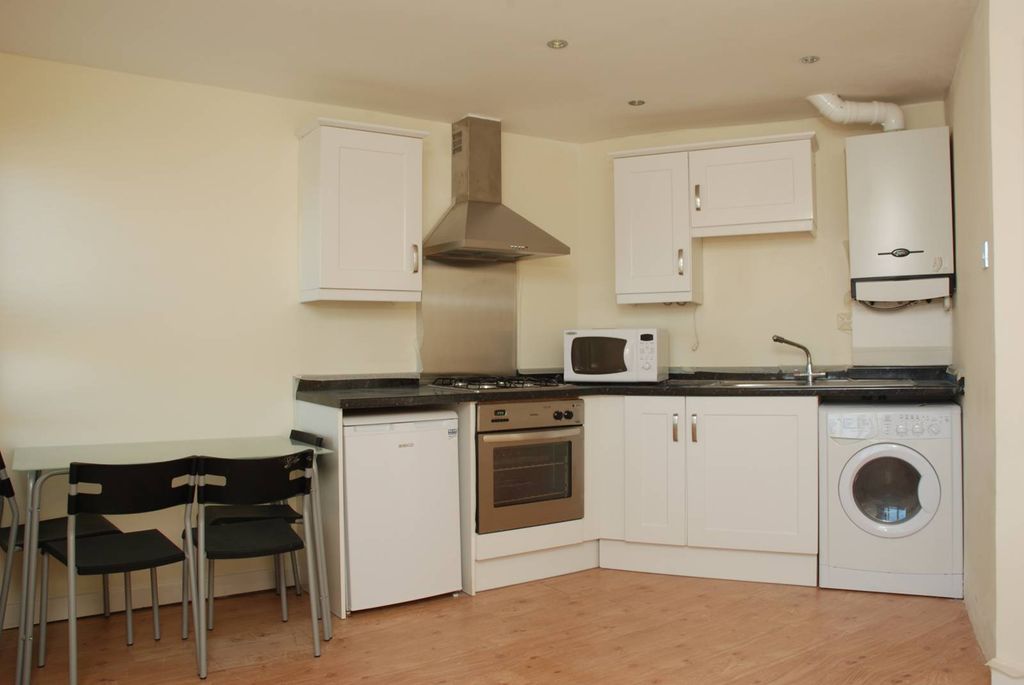 Property photo 2 of 5