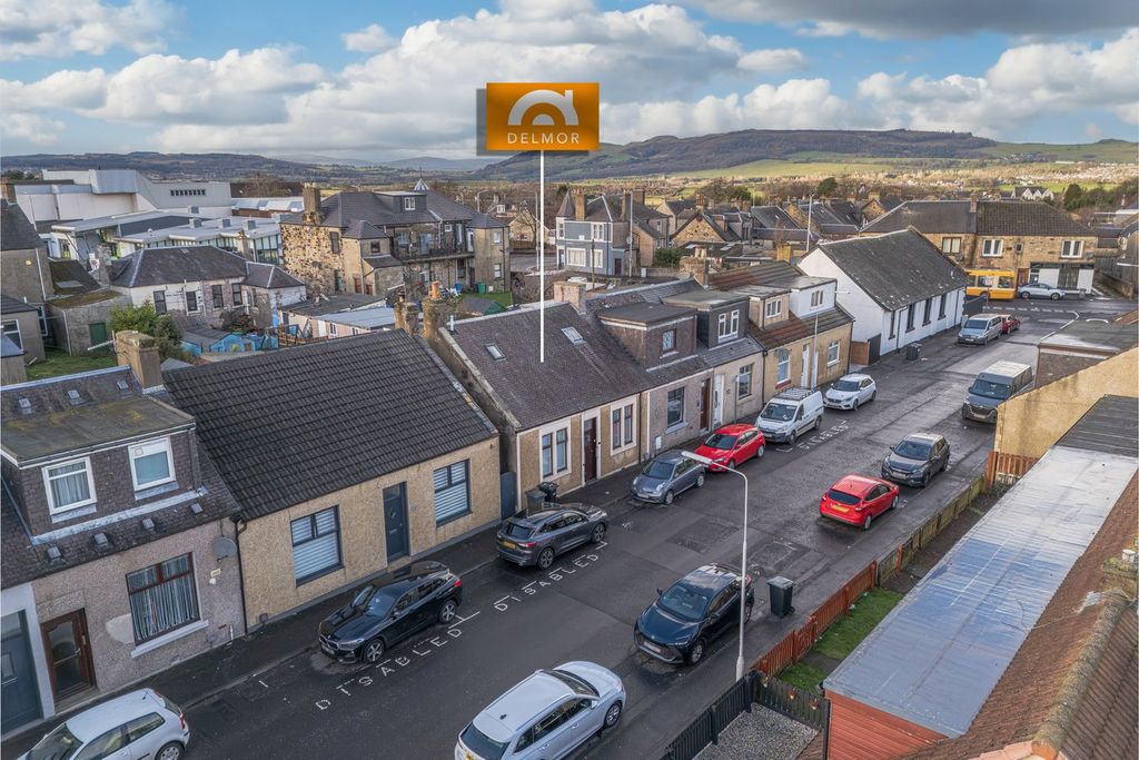 Property photo 2 of 29