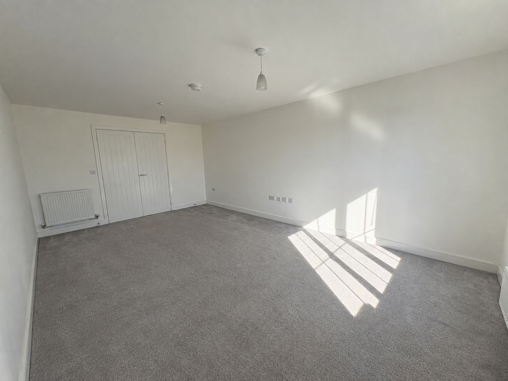 Property photo 3 of 14 Picture No. 18