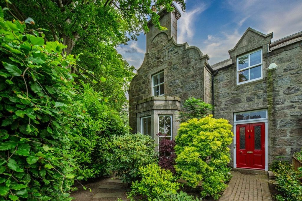 Property photo 2 of 13 Front Elevation