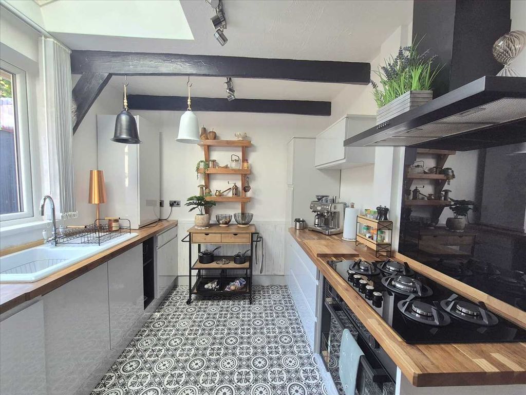 Property photo 2 of 32 Kitchen