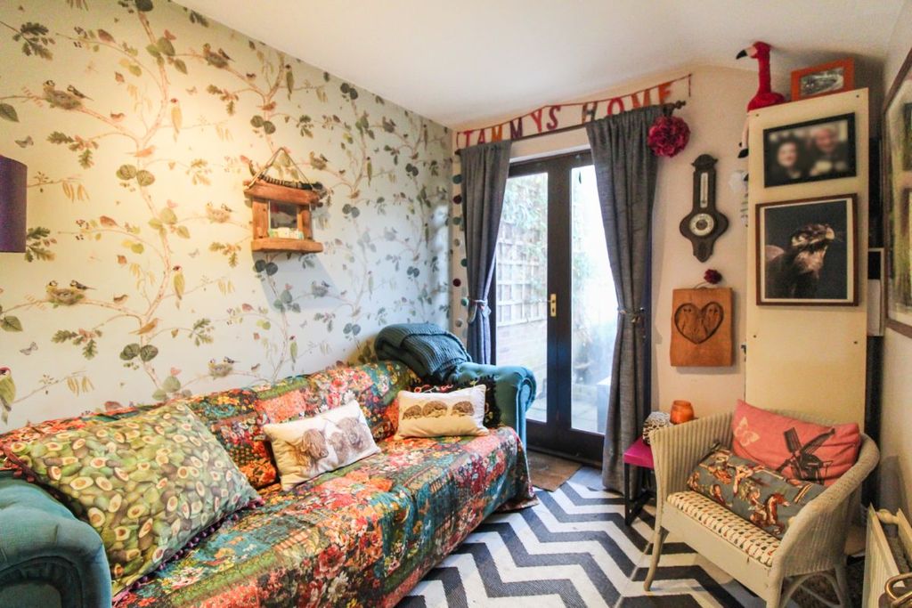 Property photo 3 of 17