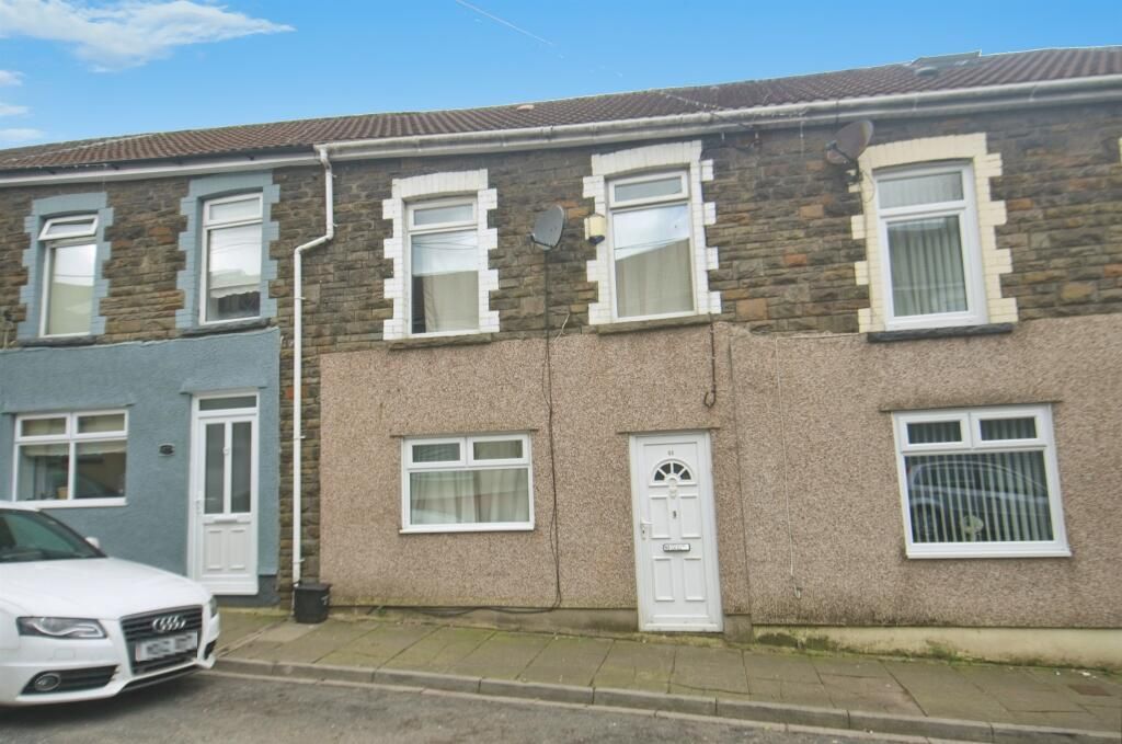 Property photo 1 of 17