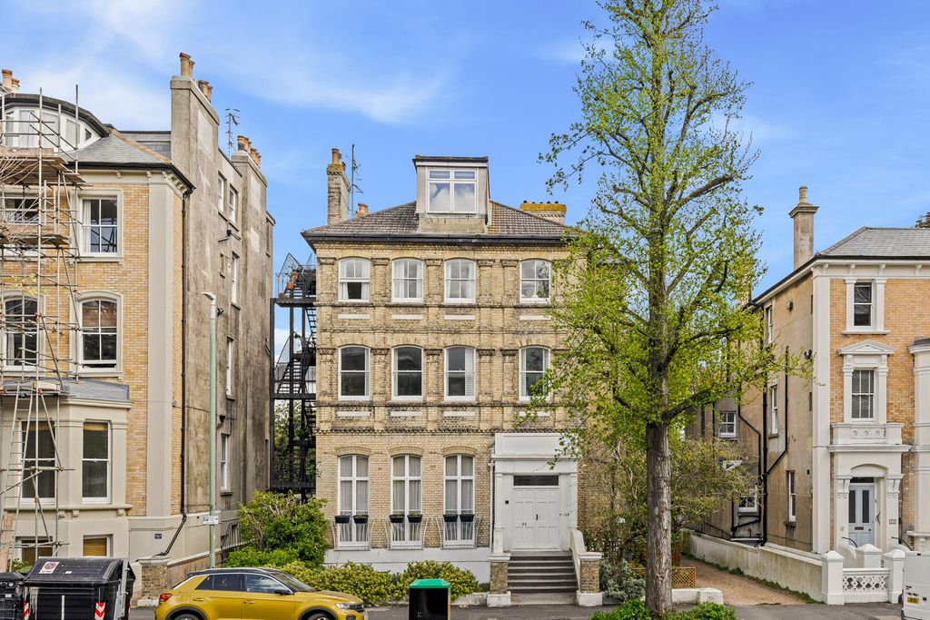 Property photo 1 of 12 Front (Exterior)