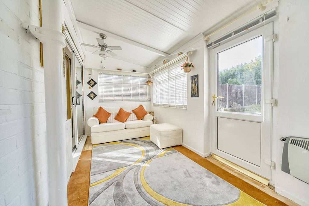 Property photo 3 of 11 1349964-4-68Bea0d315724