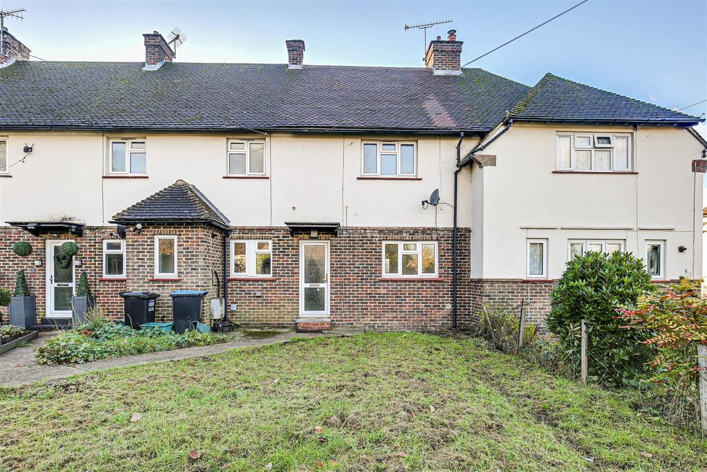 Property photo 1 of 12 1.  4 Jeddere Cottages, Dormansland, Lingfield, Rh