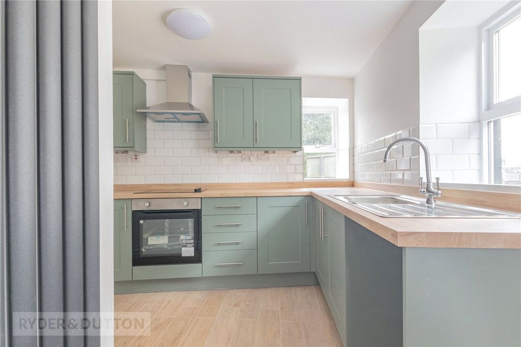Property photo 3 of 20 Kitchen