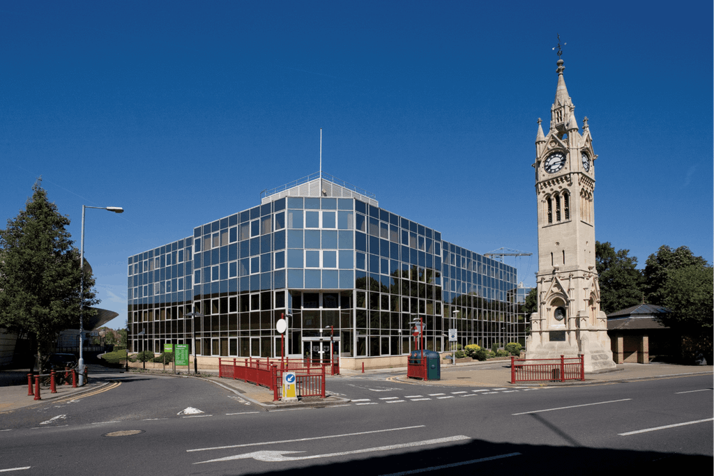 Property photo 1 of 5 The Crescent, Surbiton Kt6