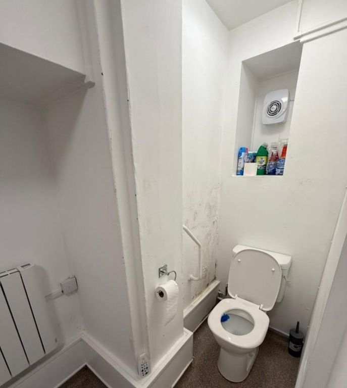 Property photo 3 of 13 WC