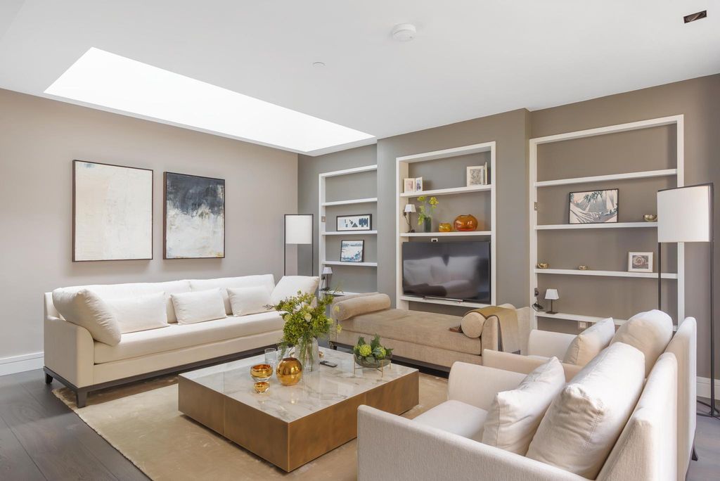 Property photo 2 of 19 Image