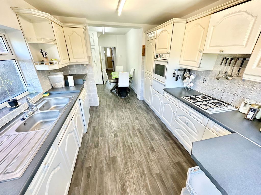 Property photo 2 of 23