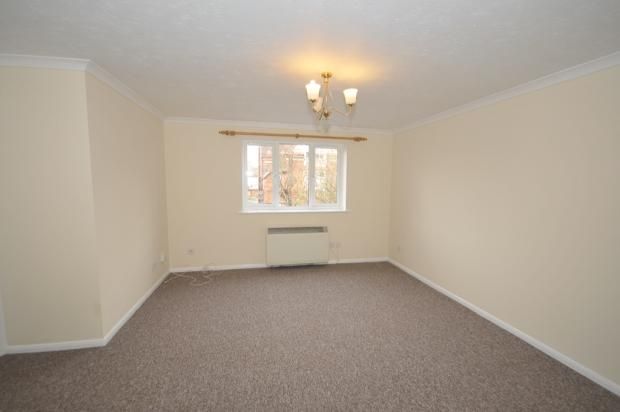 Property photo 3 of 6 Lounge