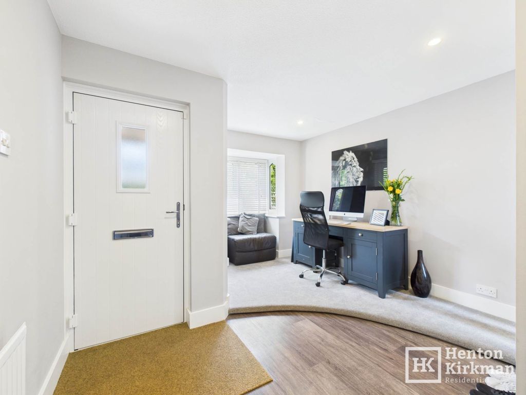 Property photo 2 of 28