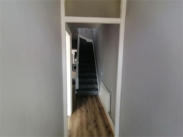 Property photo 2 of 12 Entrance Hall